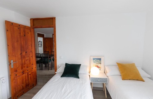 Formigal Apartment | Anayet - Plaza del Reloj en FORMIGAL - by PIRINEOS 360