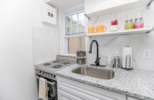 Cottage Line Apartment | Anchor Breeze | Sojourn | Steps to the Beach