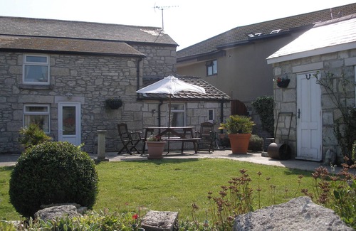 Southwell Cottage | ANCHOR COTTAGE, pet friendly, with a garden in Weston, Portland