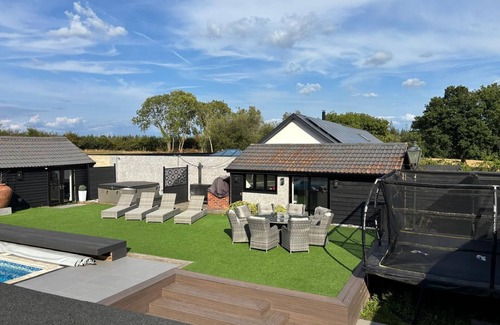 Wimborne Saint Giles House | ANCHOR PADDOCK COUNTRY RETREAT