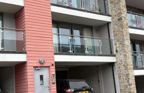 Mabe Apartment | Anchor Quay Hideaway | 1BR + Great Location