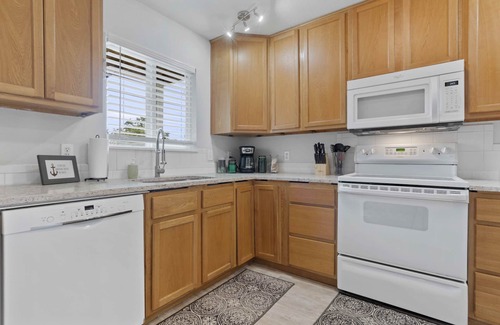 Gulfport House | *Anchor Townhome w/Gulf views* Walk to beach/seafood