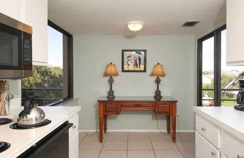 Siesta Key Condo | Anchorage Resort 2 bedroom, 4th Floor Condo Southern View Siesta Key 0887