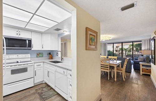 Siesta Key Condo | Anchorage Resort 2 Bedroom Condo 2nd Floor, Community Pool 0883