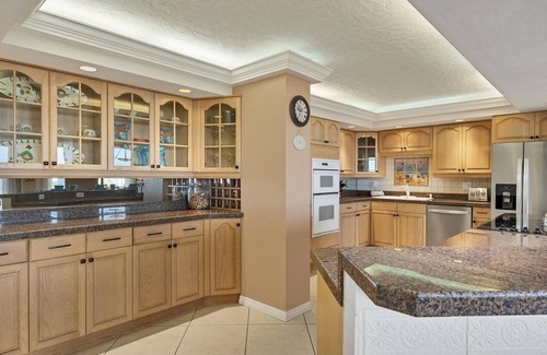 Siesta Key Condo | Anchorage Resort 3 bedroom Luxury Condo w Balcony, Pool Table, Near Beach 0891