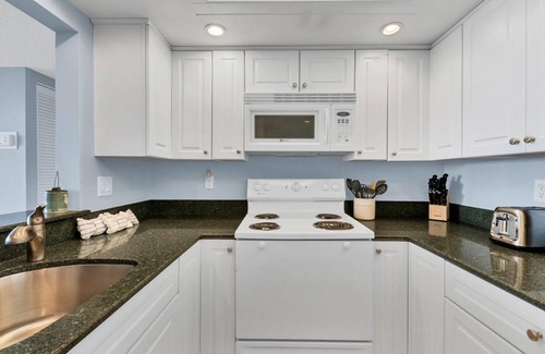 Siesta Key Condo | Anchorage Resort 7th Fl 2 Bedroom Condo with Beach Access 0892