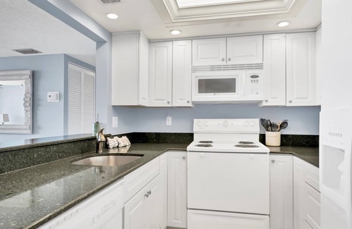 Siesta Key Condo | Anchorage Resort 7th Fl 2 Bedroom Condo with Beach Access 0892
