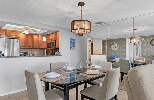 Siesta Key Condo | Anchorage Resort Siesta Key 6th Floor 2 bedroom Condo Beach Access 0890
