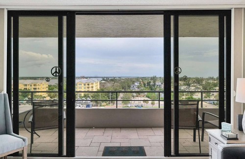 Siesta Key Condo | Anchorage Resort Top Floor 2 Bedroom Condo with Gulf Views 0896
