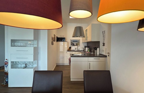 Mitte-Sud Apartment | Anchorage vacation apartment - For 4 people with harbor view and private wallbox
