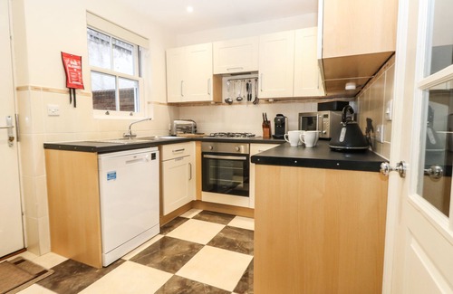 Weymouth House | ANCHORAGE VIEW, family friendly, with a garden in Weymouth