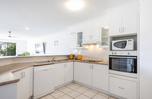 Yamba Apartment | Anchorage, Waterfront unit in Yamba