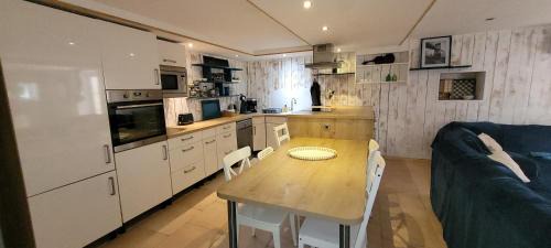 Saint-Quentin-sur-Inrois House | Ancien Moulin au fil de l'Indrois Semi-troglodyte -Zoo de Beauval