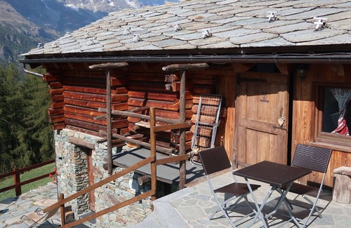 Valtournenche Apartment | Ancienne Bergerie Studio 2 by Interhome