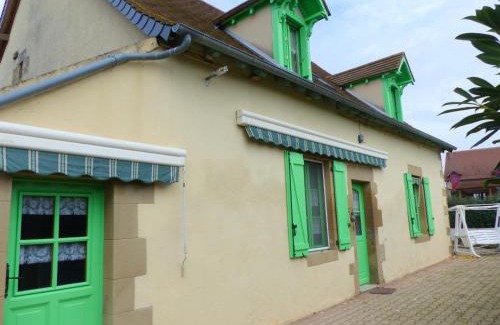 Saint-Aubin-le-Monial House | Ancienne fermette avec jardin clos, animaux admis à Saint-Aubin-le-Monial - FR-1-489-490