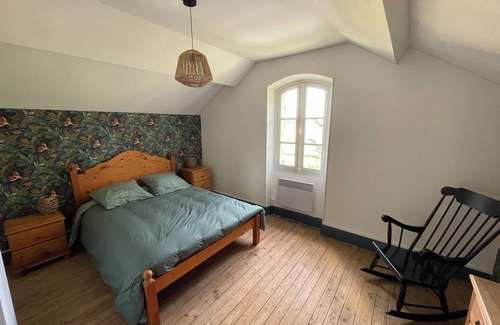 Meigne-le-Vicomte House | Ancienne Maison Garde Barrière Le 158