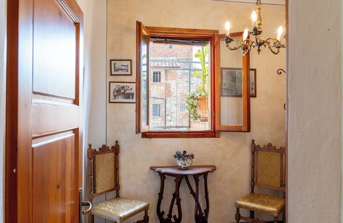 Colle di Val d'Elsa Apartment | Ancient App. Immersed in History