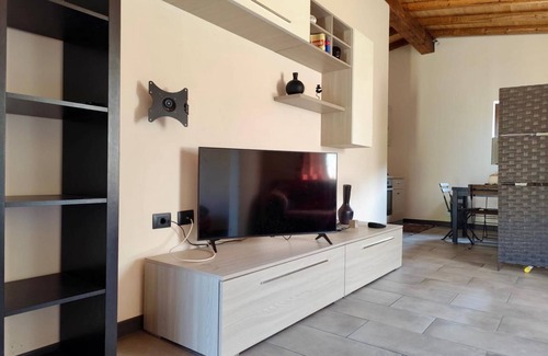Pedara Apartment | Ancient millstone of Etna