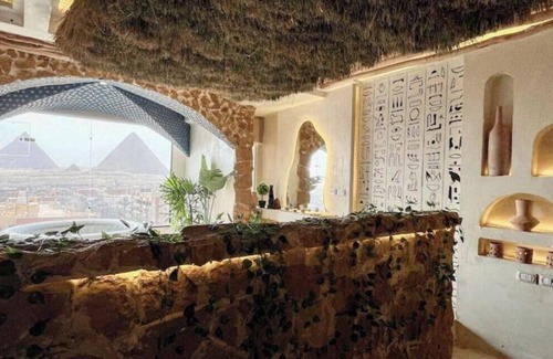 Al Haram Apartment | Ancient Pyramids View Retreat with Jacuzzi 806