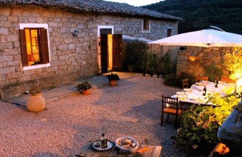 Guarguale House | Ancient stone house in the village
