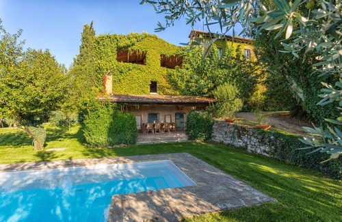 Pergine Valdarno Villa | Ancient Tuscan farmhouse surrounded by greenery breathtaking views, private pool