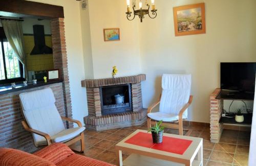 Vinuela House | Andalusian Family Getaway