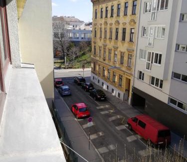 Hernals Apartment | Andrej Andrej