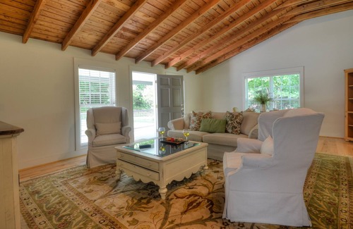 Cherokee Cottage | Andrew's cottage Chic Country Farmhouse Cottage,Seclude Setting Near Bryson City
