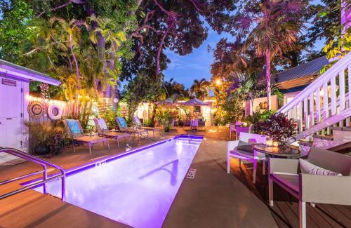 Downtown Bed & Breakfast | Andrews Inn & Garden Cottages