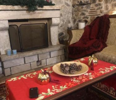 Trikolonoi Villa | Andromahi Stone House