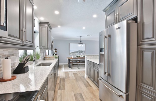Bradenton House | Andy's Paradise -10 Min to AMI, Newly Renovated in 2022 & Private Heated Pool
