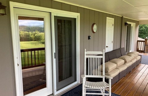 Franklin House | Andy's View- Enjoy a quiet mountain getaway near Franklin, North Carolina