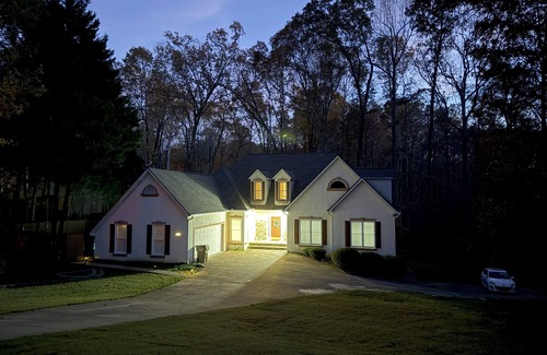 Cumming House | Angel Cove Family Vacation House