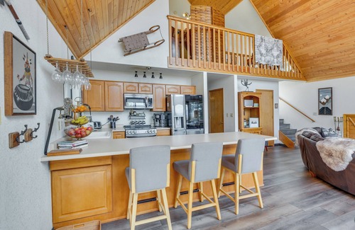 Angel Fire Cabin | Angel Fire Retreat w/Hot Tub ~ 5 Mi to Skiing