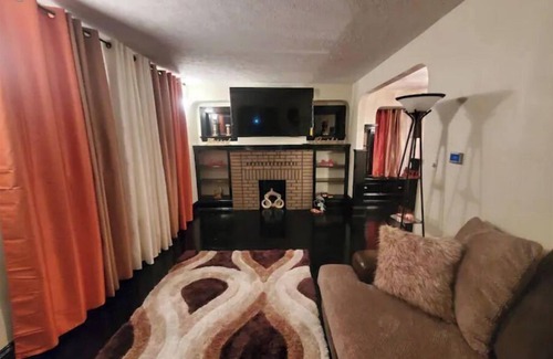 Cleveland House | Angelic Vibes. The Urban Experience!