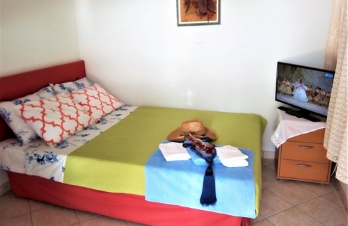 Palaia Fokaia Bed & Breakfast | Angelina's Home, holiday apartment in a villa
