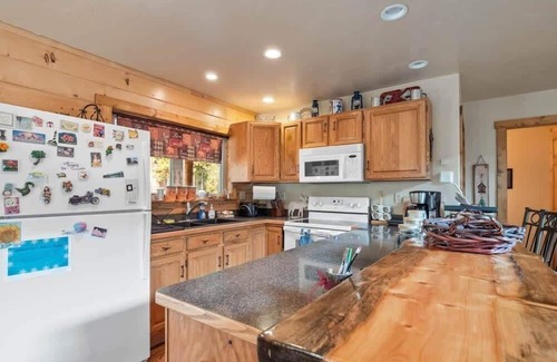 Twin Lakes Cabin | Angell`s Retreat 3bd Cabin in Twin Lakes