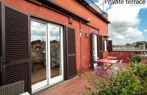 Rione IV Campo Marzio Apartment | Angelo Brunetti 24 - FromHometoRome