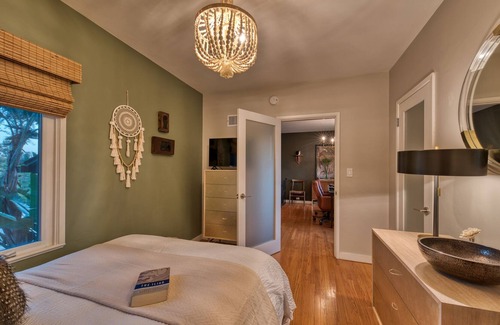 Eagle Rock House | "Angels Landing" a chic pool & spa getaway w/ panoramic views