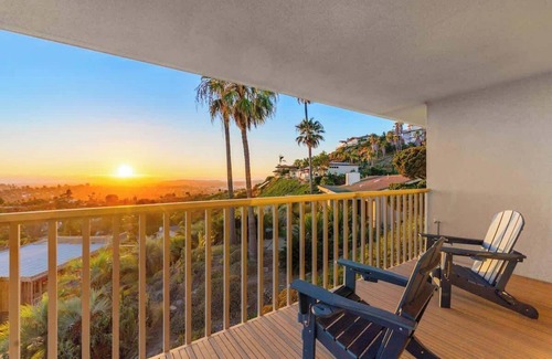 Mount Helix House | Angels Pt Estate, Pool, Arcade, 8 Beds, Ocean View