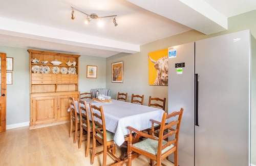 Kilnsey House | ANGLERS COTTAGE, pet friendly, with open fire in Threshfield