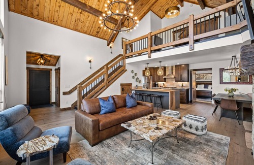 Estes Park Cabin | Anglers Paradise - Located on Lake Estes, Fireplace, Two Large Patios, and Private Jacuzzi