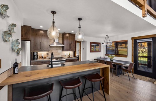Estes Park Cabin | Anglers Paradise - Located on Lake Estes, Fireplace, Two Large Patios, and Private Jacuzzi