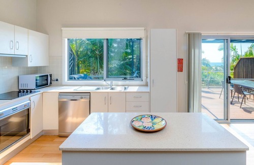 Angourie House | Angourie Blue 8 Now Pets considered