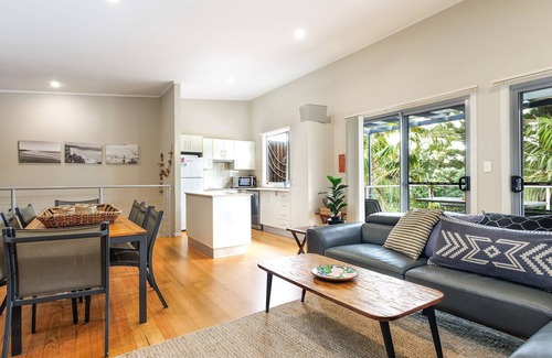 Angourie House | Angourie Blue 8 Now Pets considered