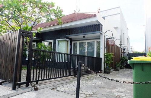 Surabaya Bed & Breakfast | Anjani Bed and Breakfast