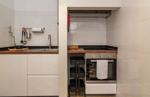 Penha de Franca Apartment | Anjos' City Escape by LovelyStay - R/C