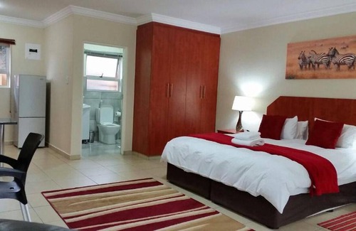 Greater Johannesburg Metropolitan Area Apartment | Anka Lodge