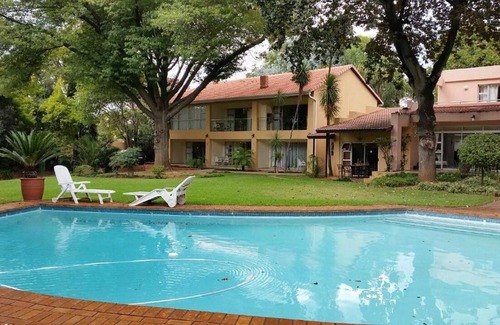 Greater Johannesburg Metropolitan Area Apartment | Anka Lodge