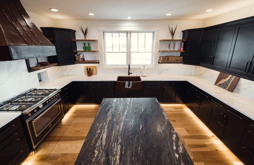 Williamsburg House | Ann Riley Farmhouse - Vineyard by Traverse City